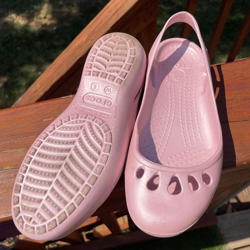 Crocs Women's 6 Pink Ballet comfort flats